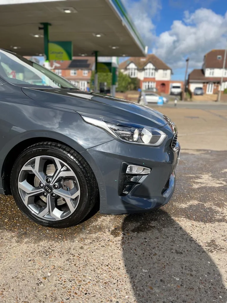 Kia Ceed gleaming after a hand wash